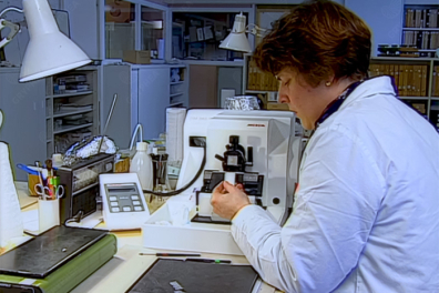 La fabrication des préparations microscopiques en laboratoire - extrait